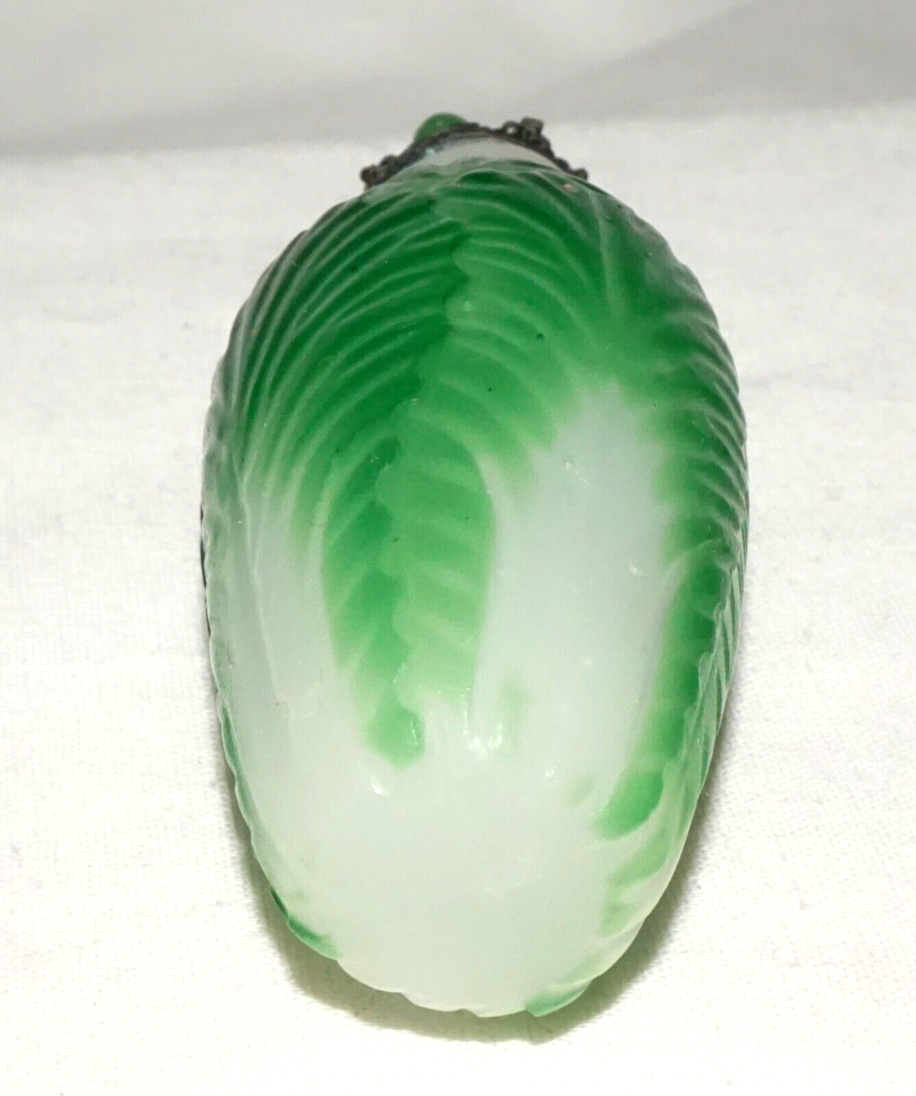 Vintage Chinese Green on White Overlay Glass Snuff Bottle w. Cabbage Motif (FeH)