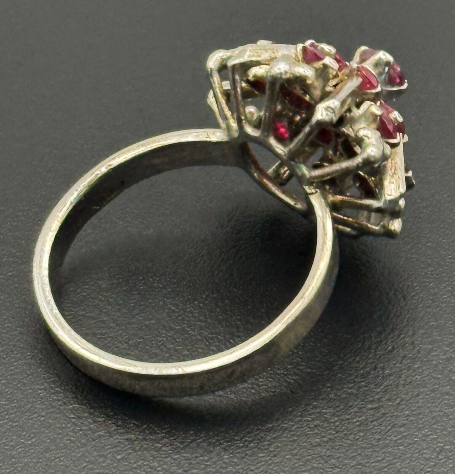 Vintage 14k White Gold Ring w Prong Set Ruby Starburst Sz. 6 (NeW)