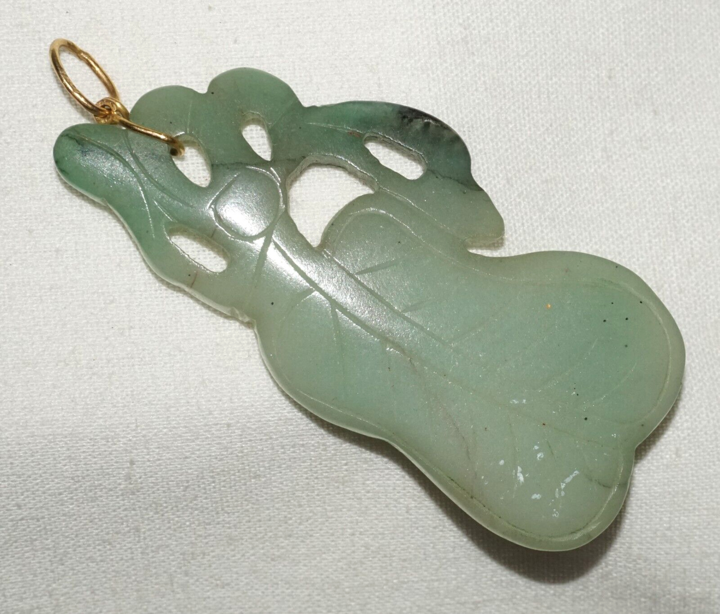 Vintage Chinese Green Jade Leaf Motif Pendant w. 14k Y. Gold Bail (LeS)L20