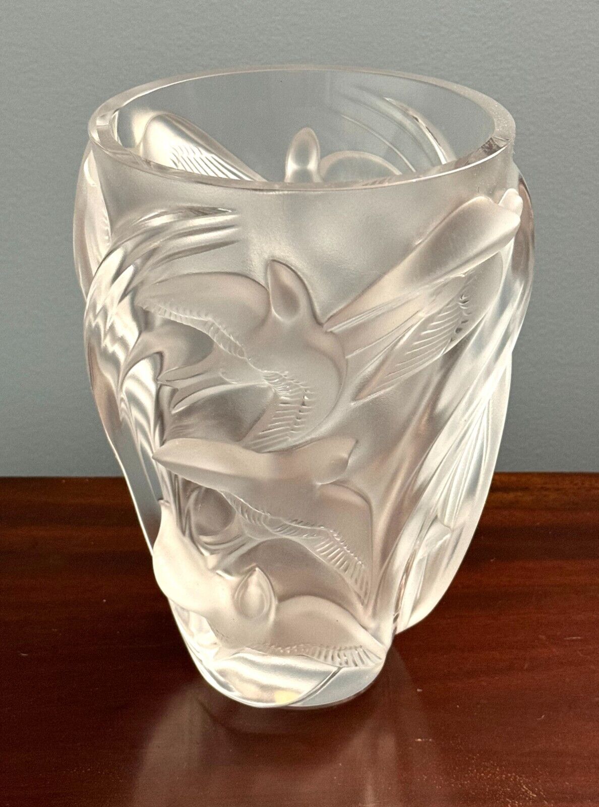 Vintage French Lalique Crystal "MARTINETS" Sparrow Vase (AHB)