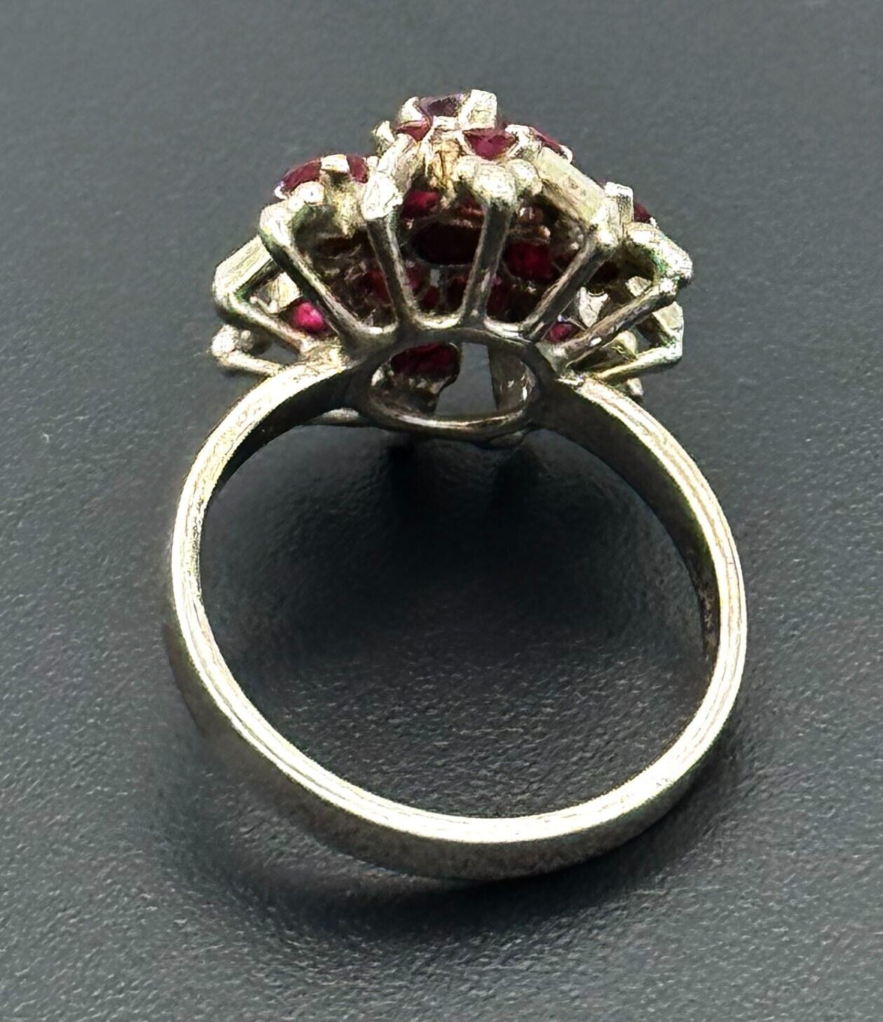 Vintage 14k White Gold Ring w Prong Set Ruby Starburst Sz. 6 (NeW)