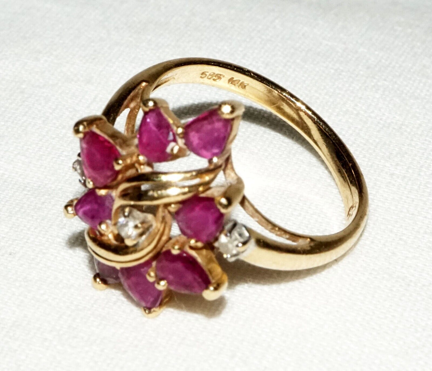 Vintage 14k Yellow Gold Ring Sz.7.25 w. 8x Rubies & 3x Diamonds (WoJ)