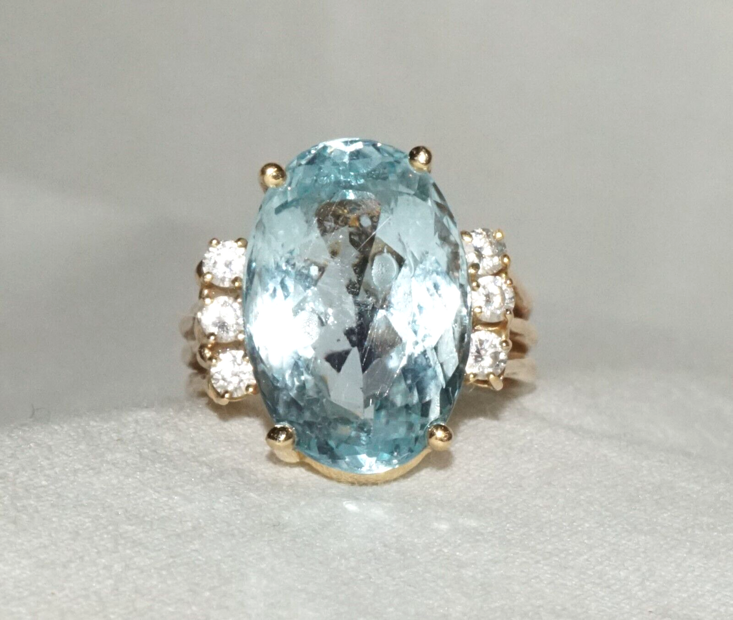 Vintage 14k Yellow Gold Ring Sz.7.5 1x Blue Topaz & 6x Cubic Zirconia (GoB) #13a