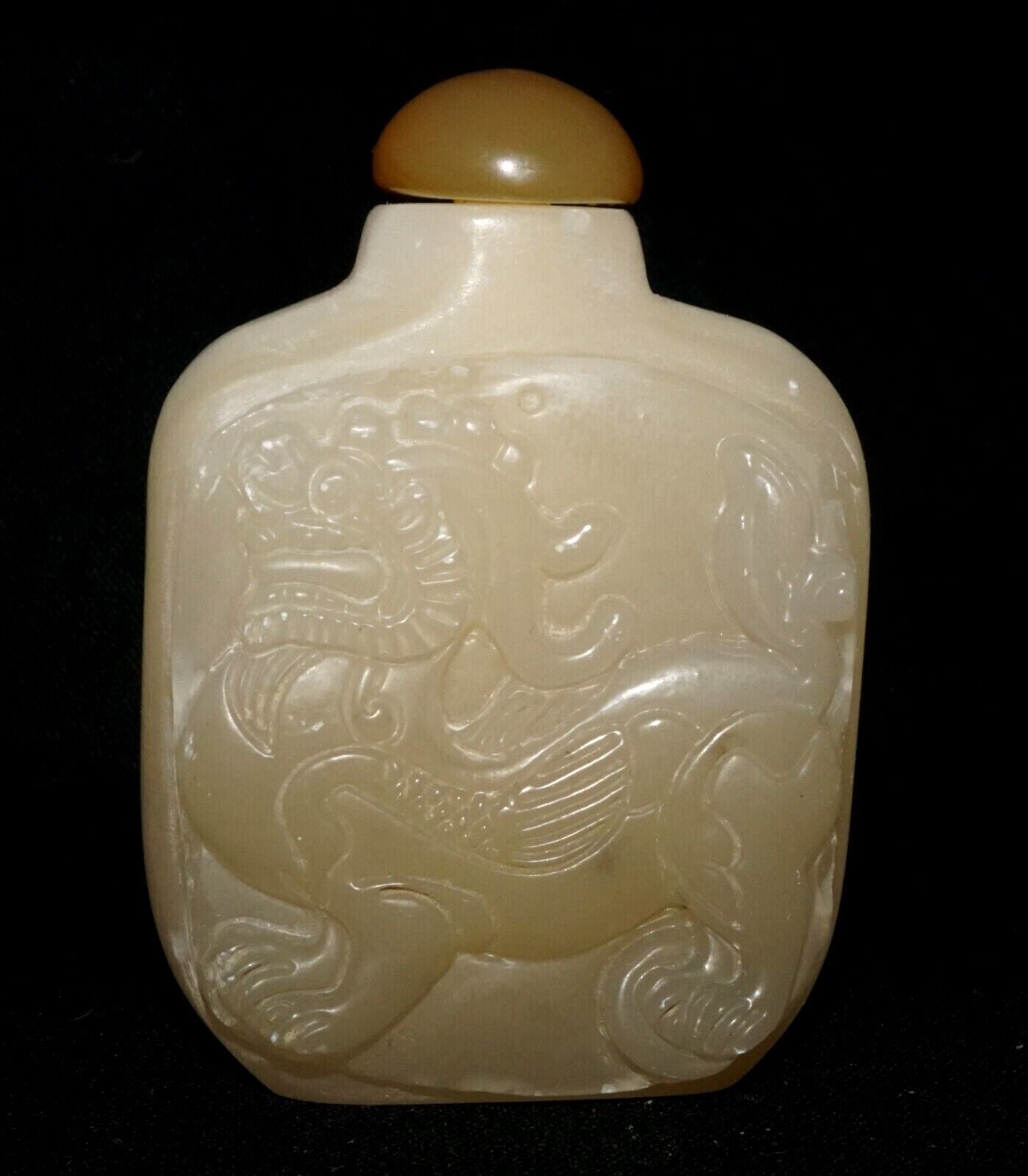 Vintage Chinese Carved Glass Snuff Bottle w. Foo Dog Motif Carnelian (LeS) G11