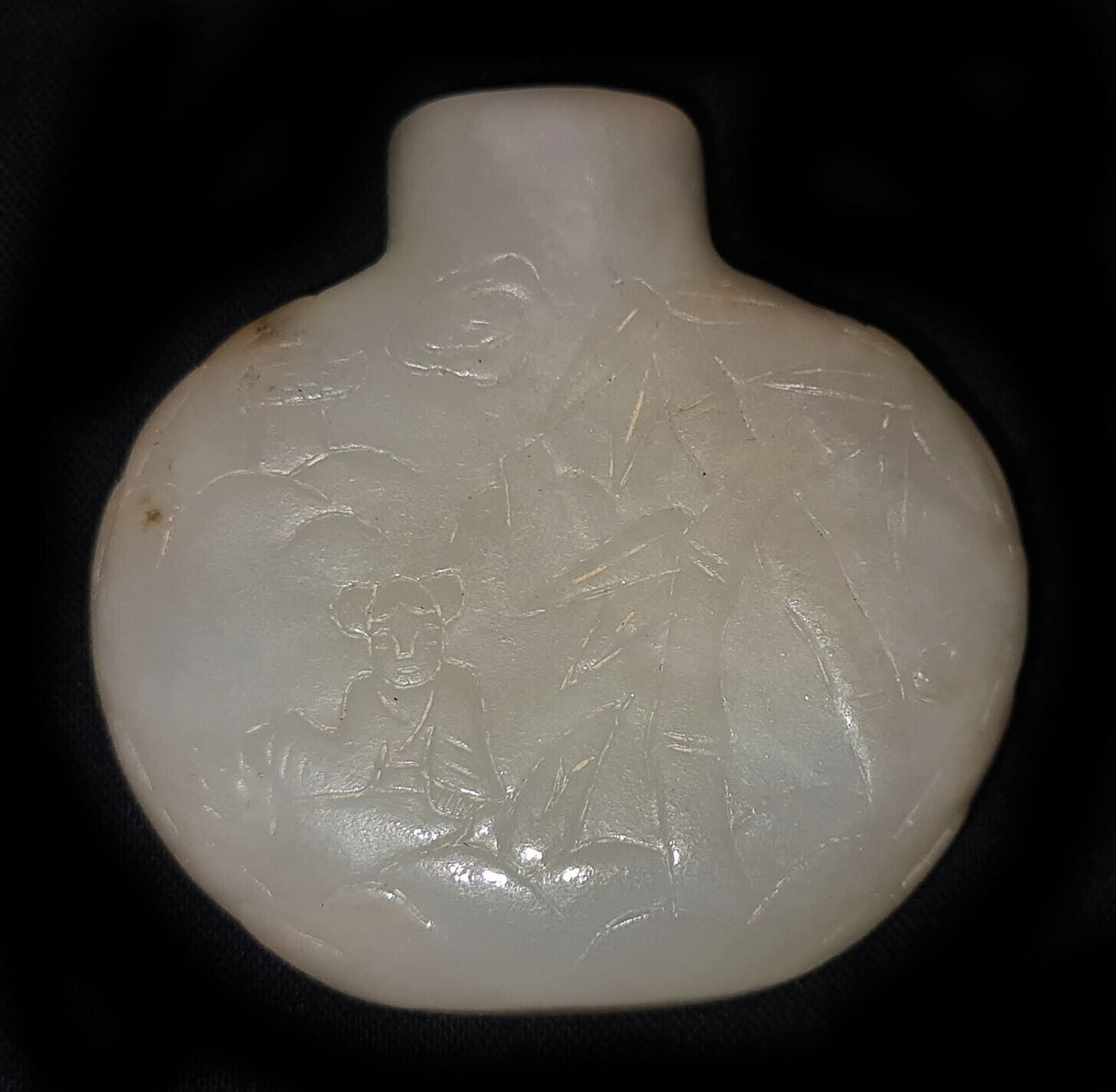 Vintage Chinese White Jade Snuff Bottle w. Figure in a Garden Motif (AHB)