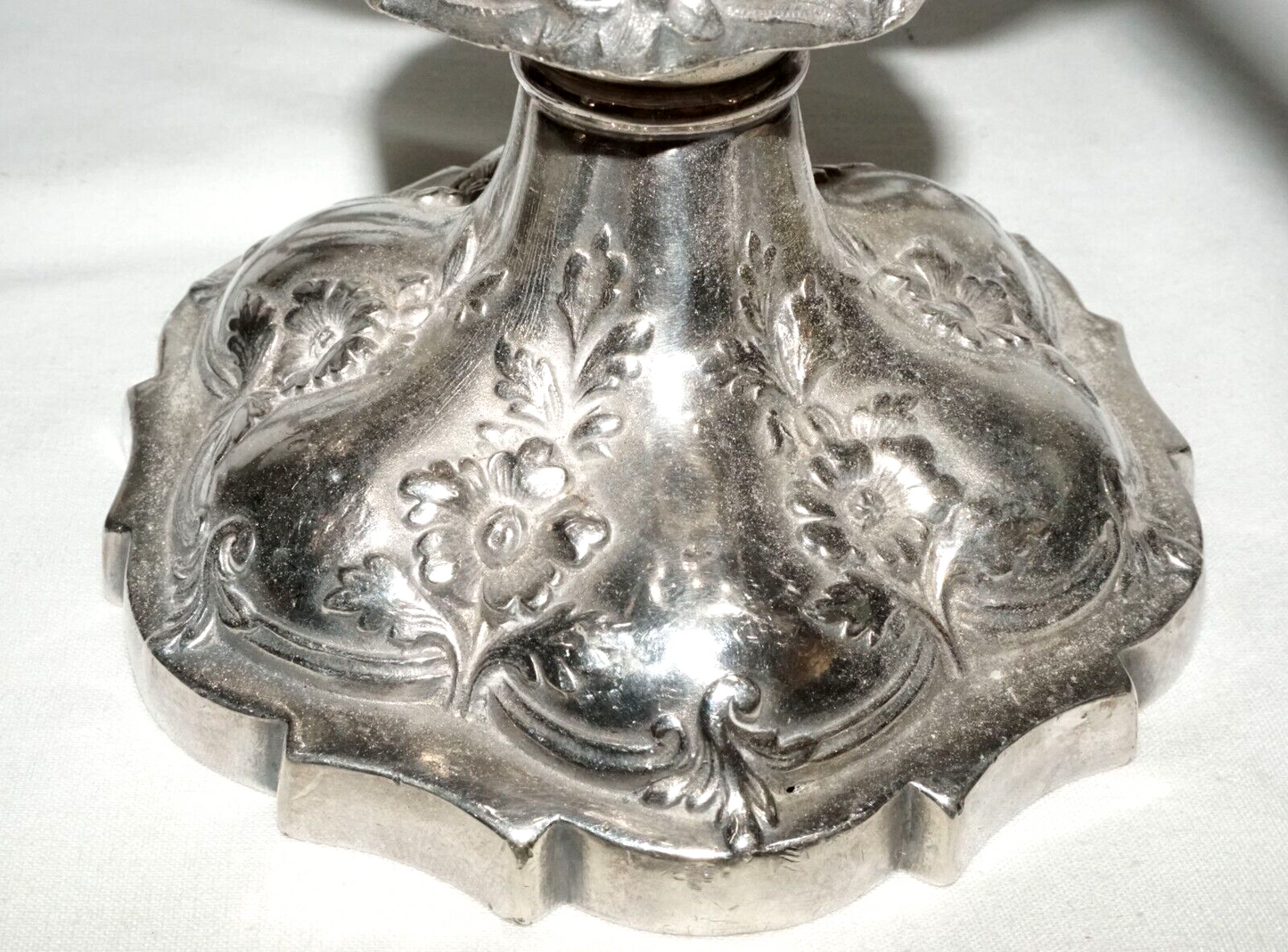 US Antique Silver Quadruple Plated Flower Motif Candelabra Meriden Company (KoS)