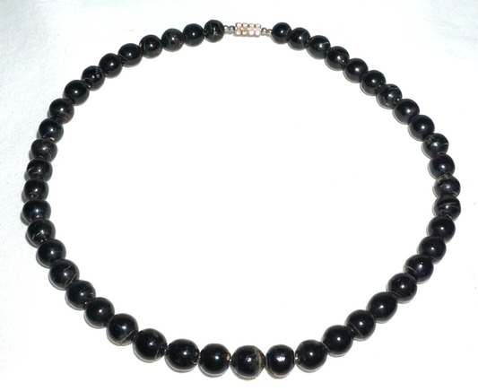 Vintage Chinese Black Coral Bead Necklace w. Screw Clasp (---)