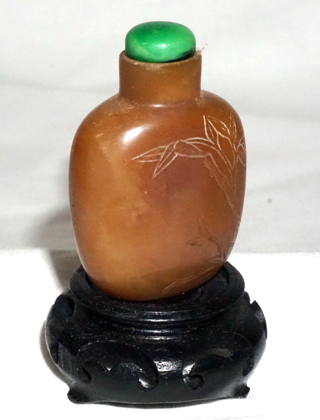 Vtg Chinese Agate Carved Snuff Bottle w. Floral & Bamboo Motifs & Stand (LLA) IC