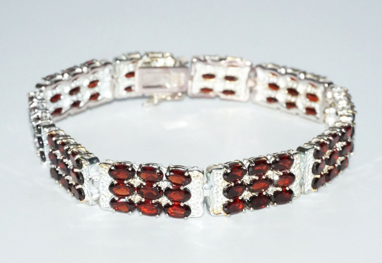 Vintage Chinese Sterling Silver Bracelet w. 84x Oval Facetted Garnets (SaR)#203