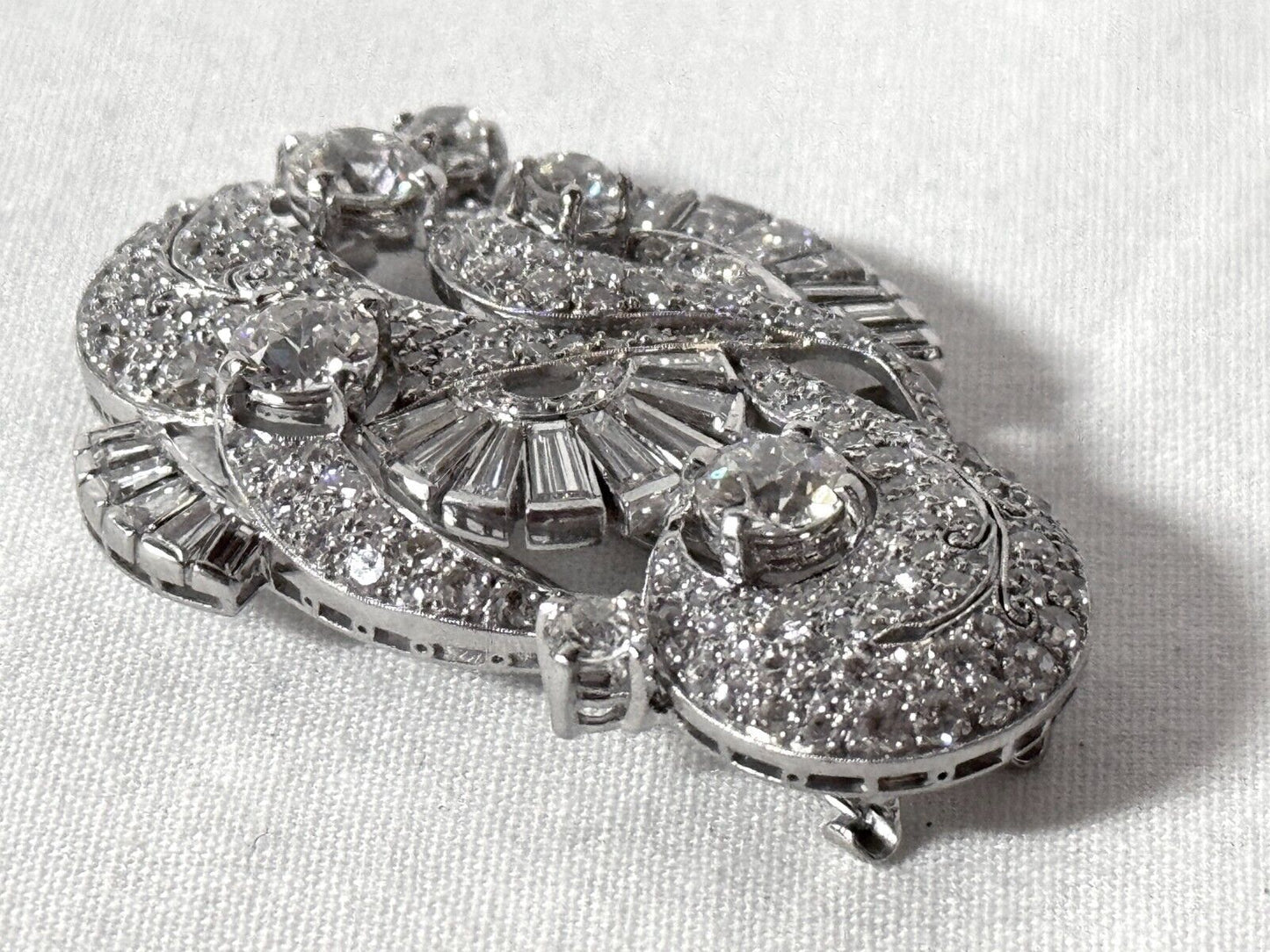 14 K. White Gold Diamond Filigree Brooch Total Diamonds Approx. 10ct. (ChR)