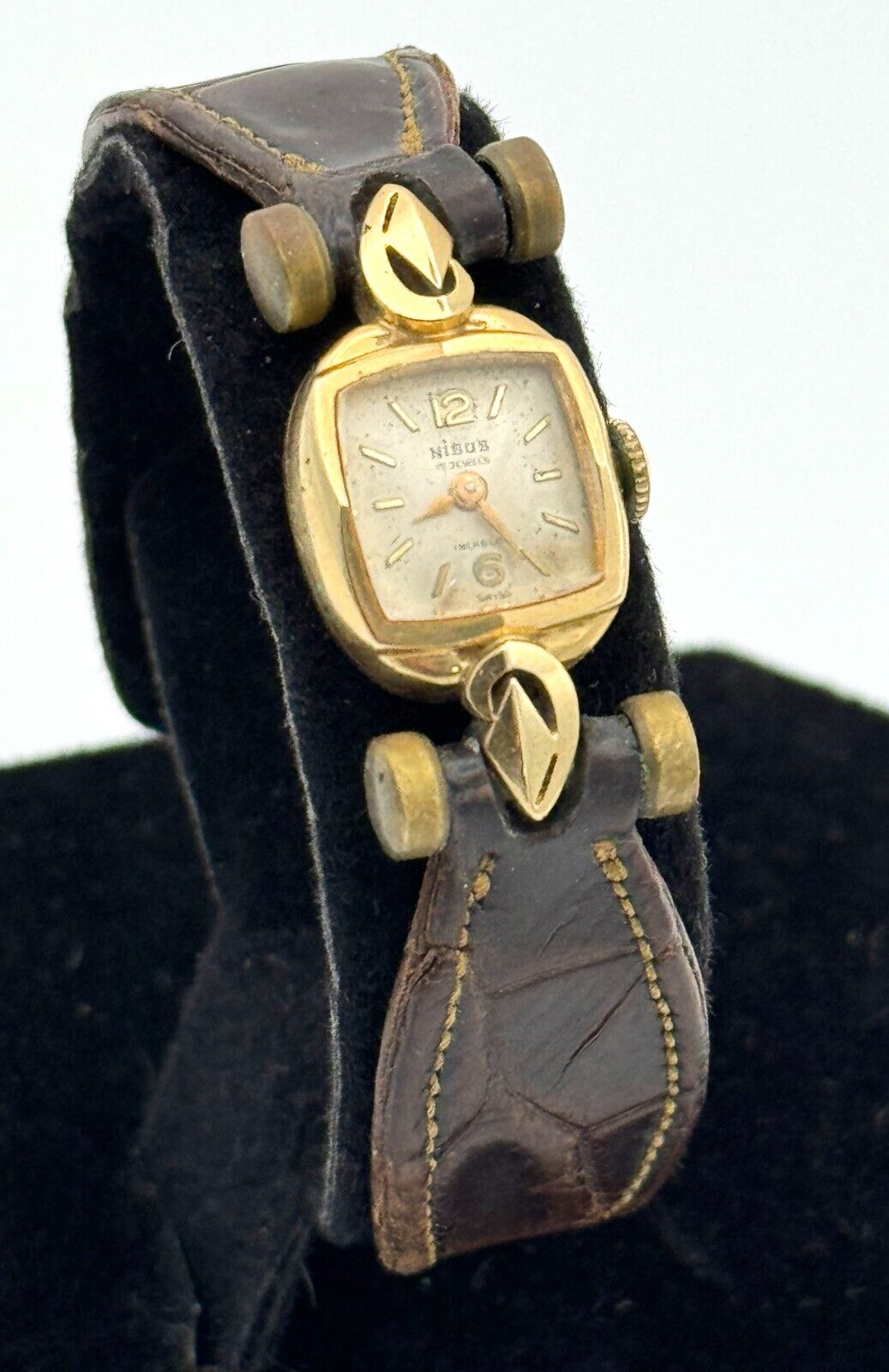 Vintage Swiss 14k Yellow Gold Nisus 17 Jewel Mechanical Watch (HoJ)