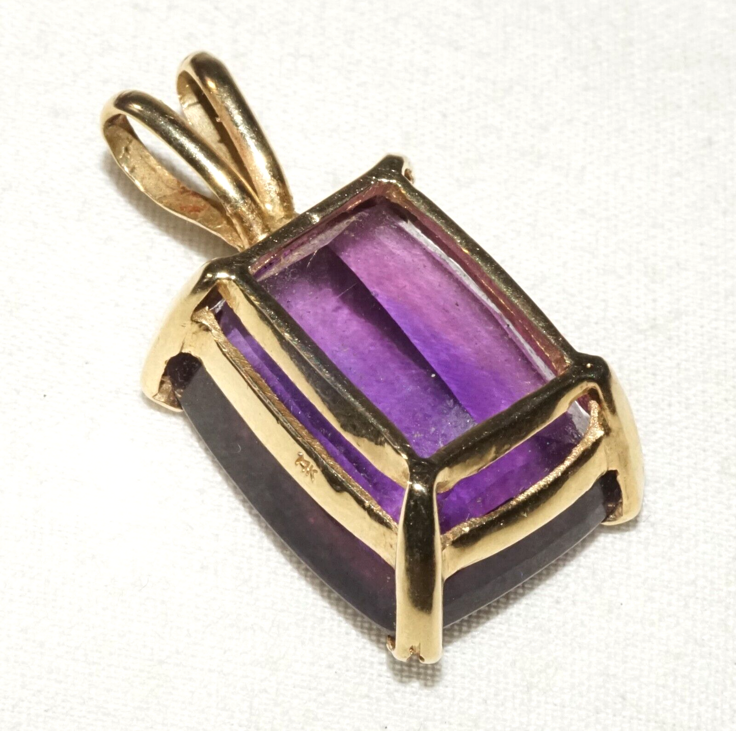 Vintage 14k Yellow Pendant set w. 1x Large Amethyst Gemstone (GoB)#18c