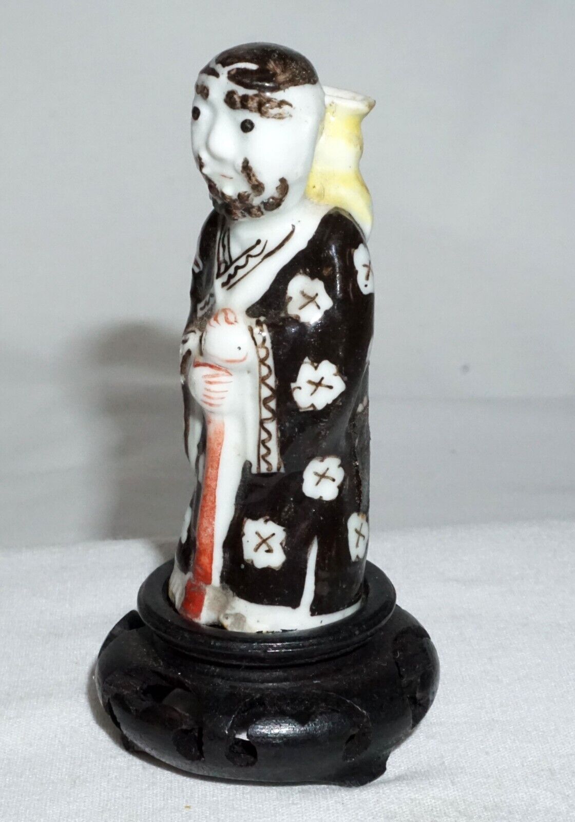 Antique Chinese Snuff Bottle w. Daoist Immortal Figure Motif on Stand (LLA)