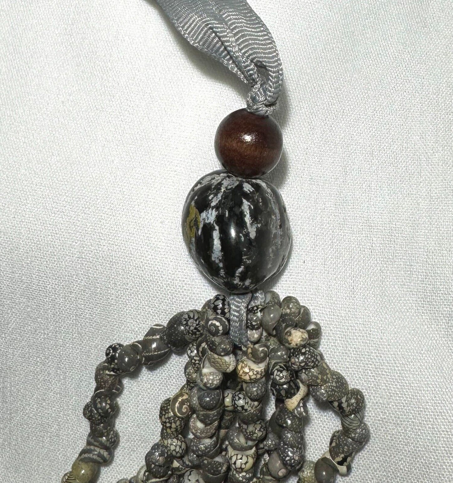 Vtg 8x Strand Grey Shell Necklace w Kukui Nut & Wood Beads & Earrings (KiL)4