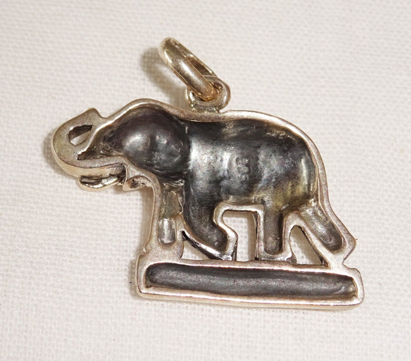 Vintage Sterling Silver Pendant w. Running Elephant Motif (Tra)