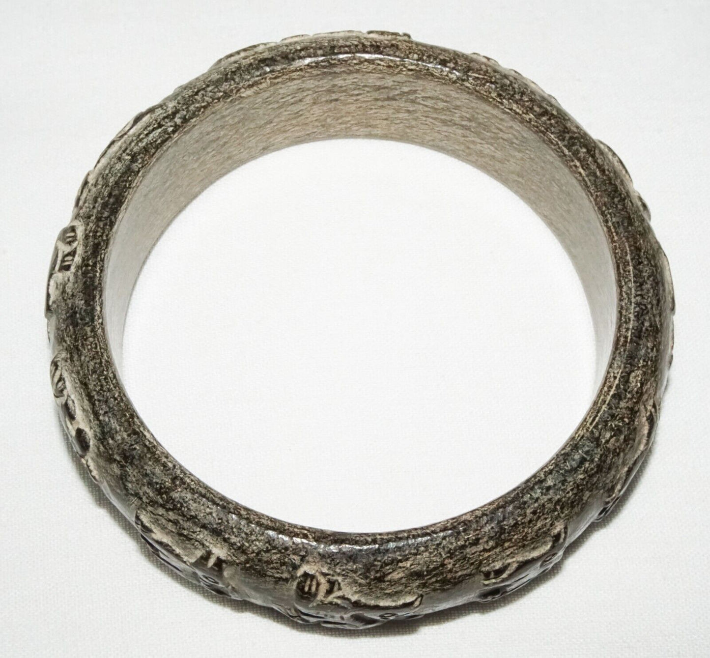 Vtg. Chinese Steatite Archaistic Relief Animal Carved Bangle Bracelet (LeS) B44