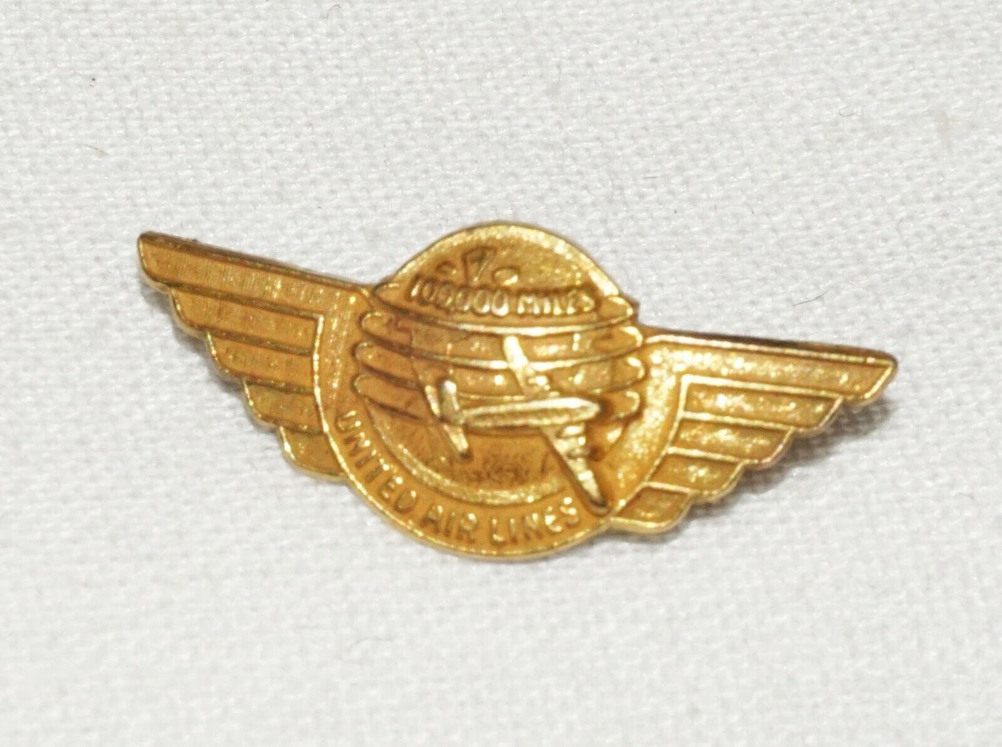 Vintage US 10K Gold Plated 100,000 Mile Pin from United Airlines (ChR)