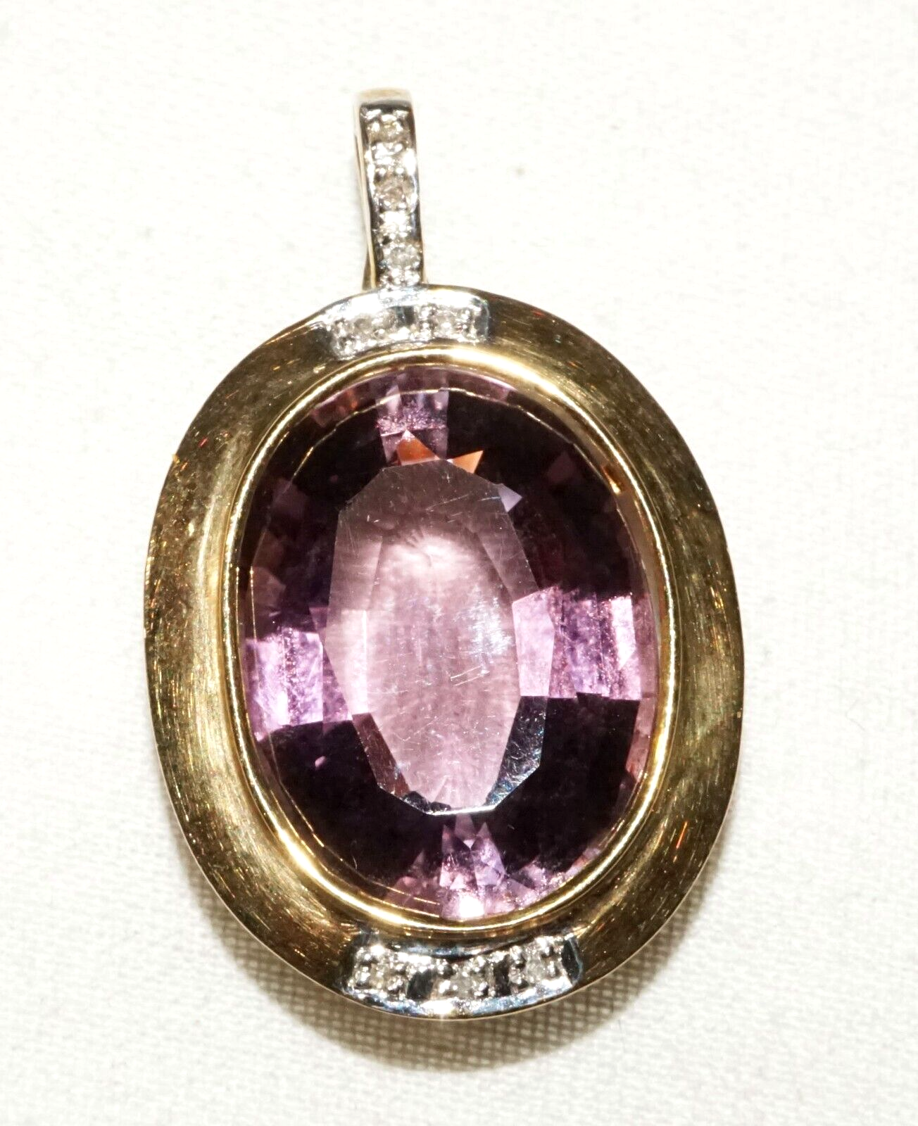 Vintage 14k Yellow Pendant set w. 1x Reddish Purple Amethyst Gemstone (GoB)#18d