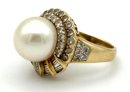 Vtg 18k Yellow Gold Ring Sz 6.75 Accented w Pearl Solitaire & Diamonds (TuC)