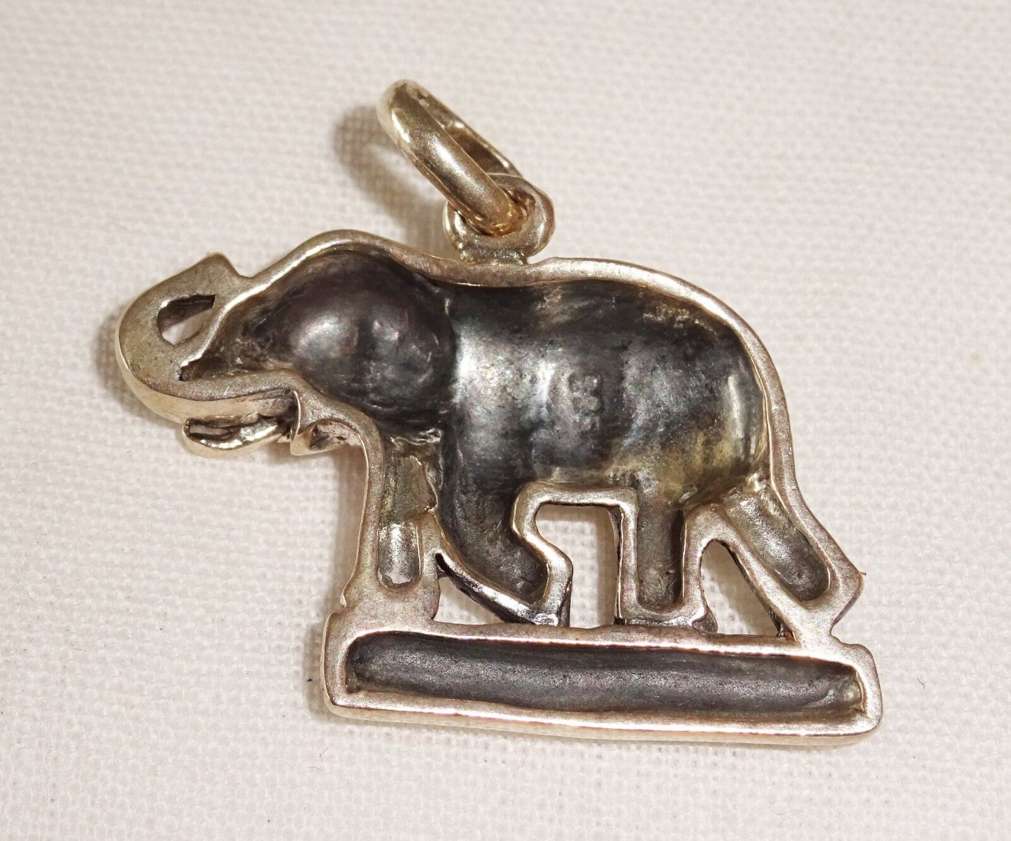 Vintage Sterling Silver Pendant w. Running Elephant Motif (Tra)