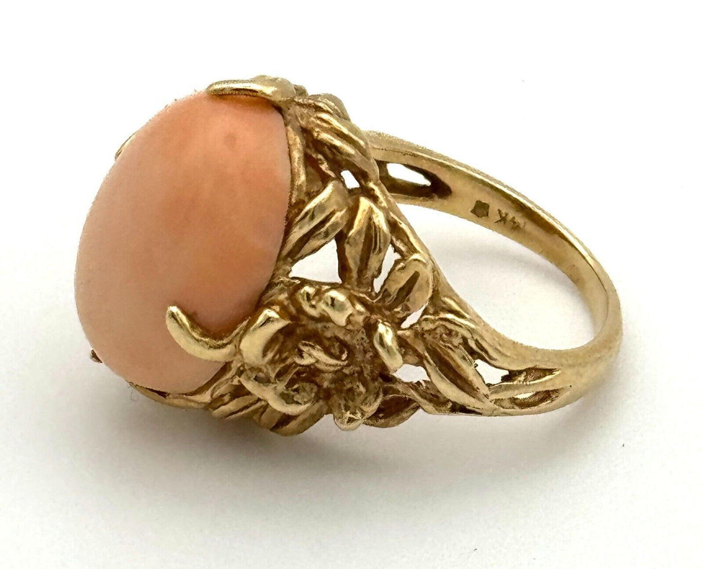 Vtg. 14k Y. Gold Ring w Floral Filigree & Salmon Coral Cabuchon Sz. 6 (TuC)