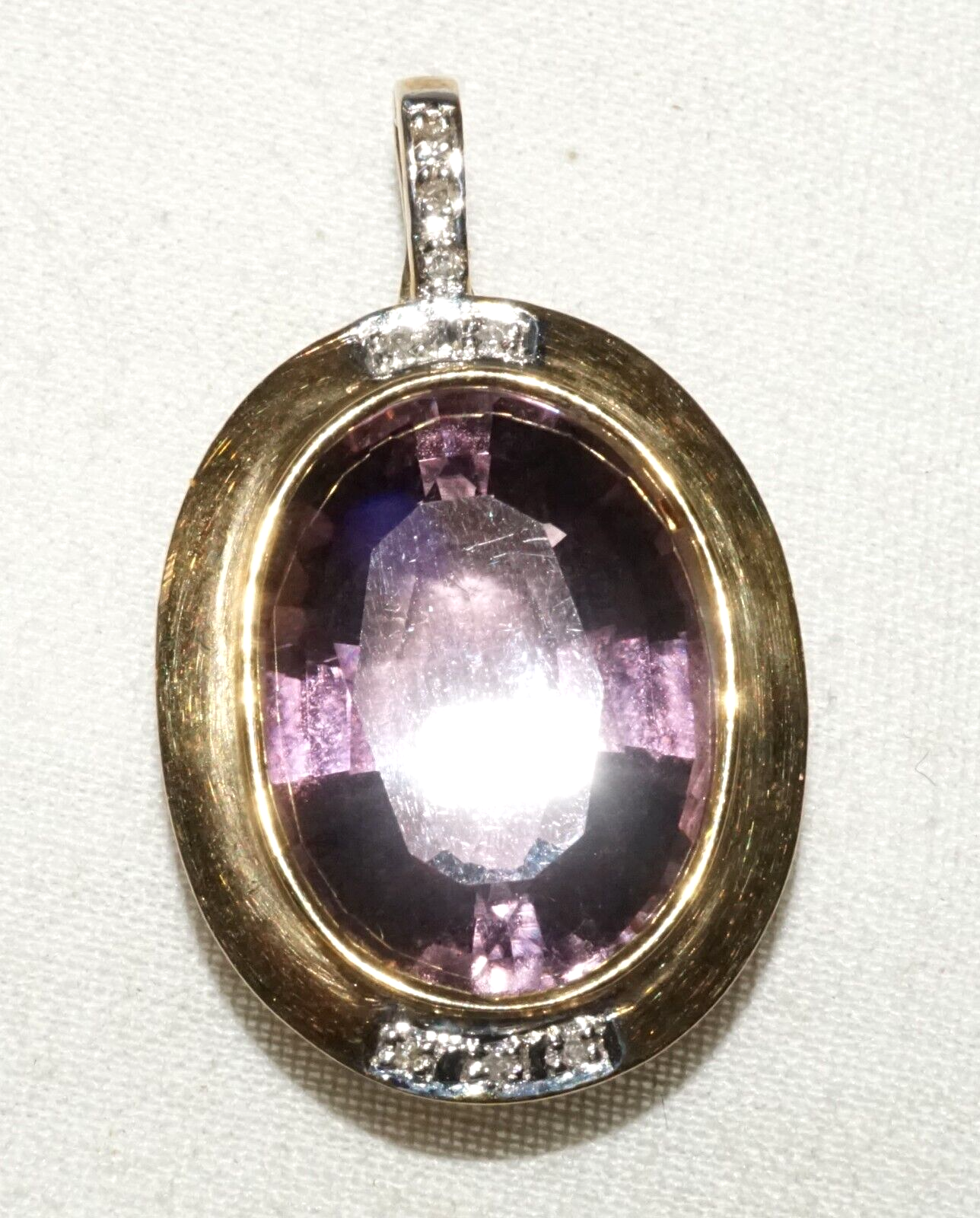 Vintage 14k Yellow Pendant set w. 1x Reddish Purple Amethyst Gemstone (GoB)#18d