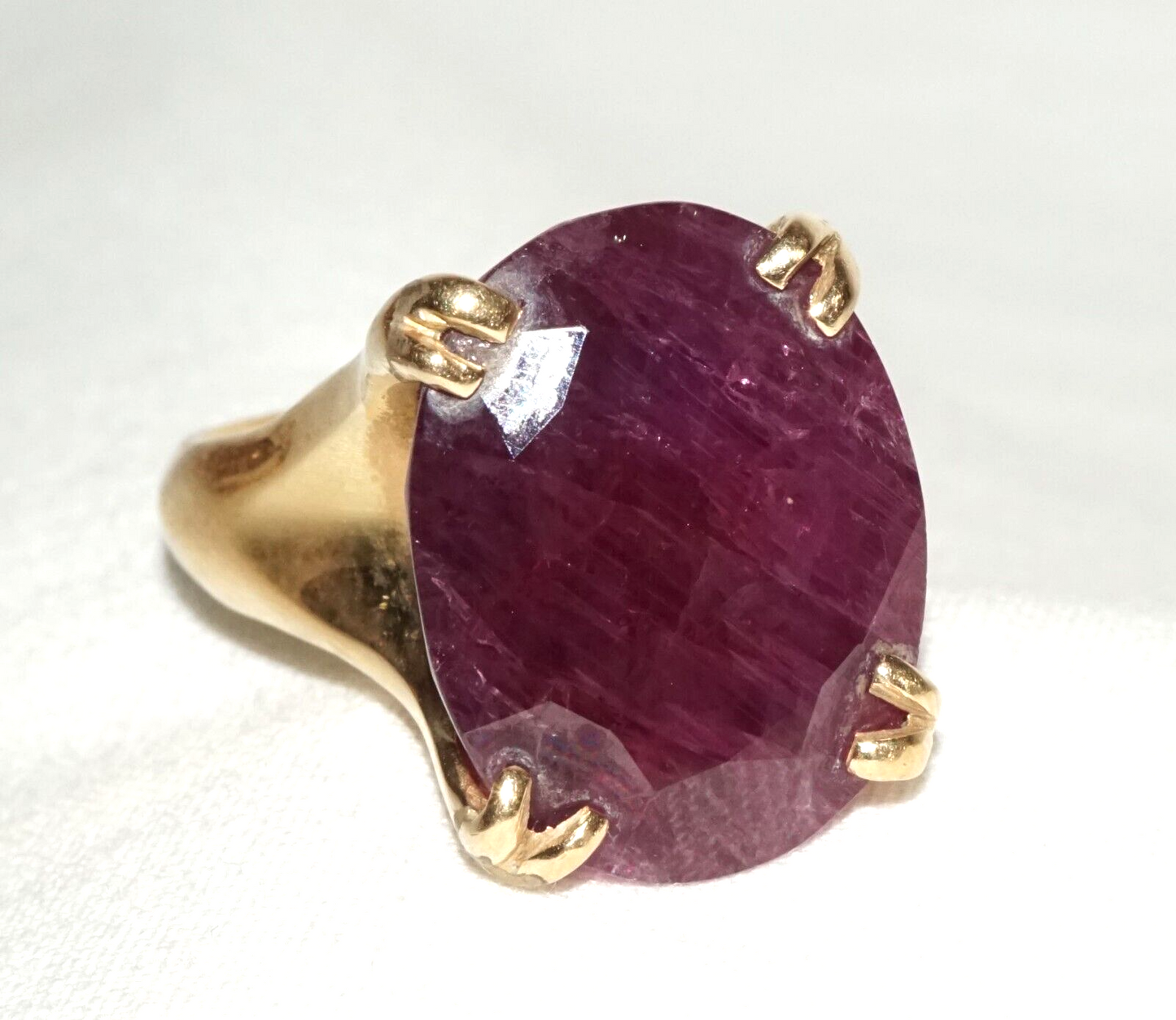 Vintage 14k Yellow Gold Ring Sz.6.75 w. 1x Large Ruby approx. 28ct. (LeS)L22