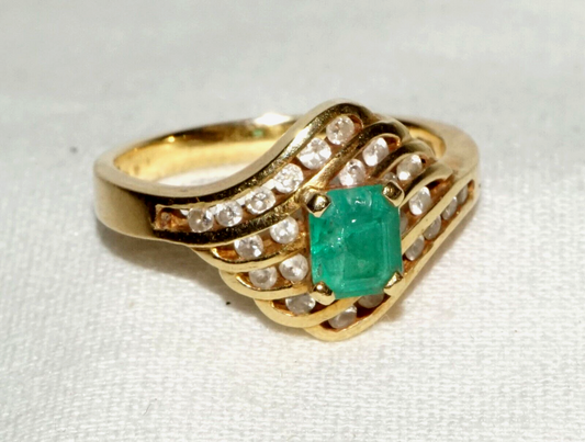 Vintage Modernist 14k Yellow Gold Ring Sz.5 w. 1x Emerald & 24x Diamonds (MHB)