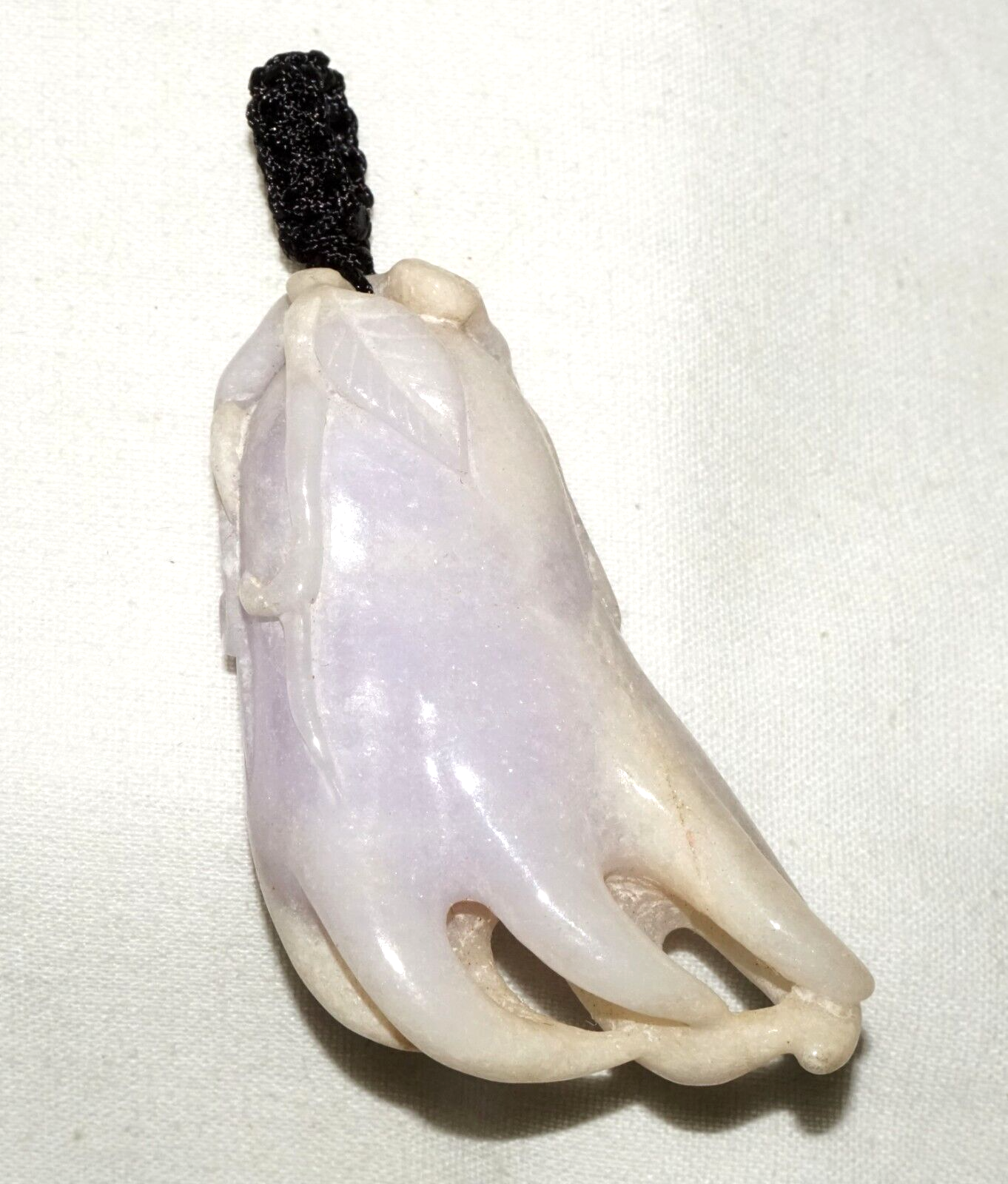 Vintage Chinese Lavender Jade Buddha Hand Lemon Motif Carved Pendant (LeS)L24