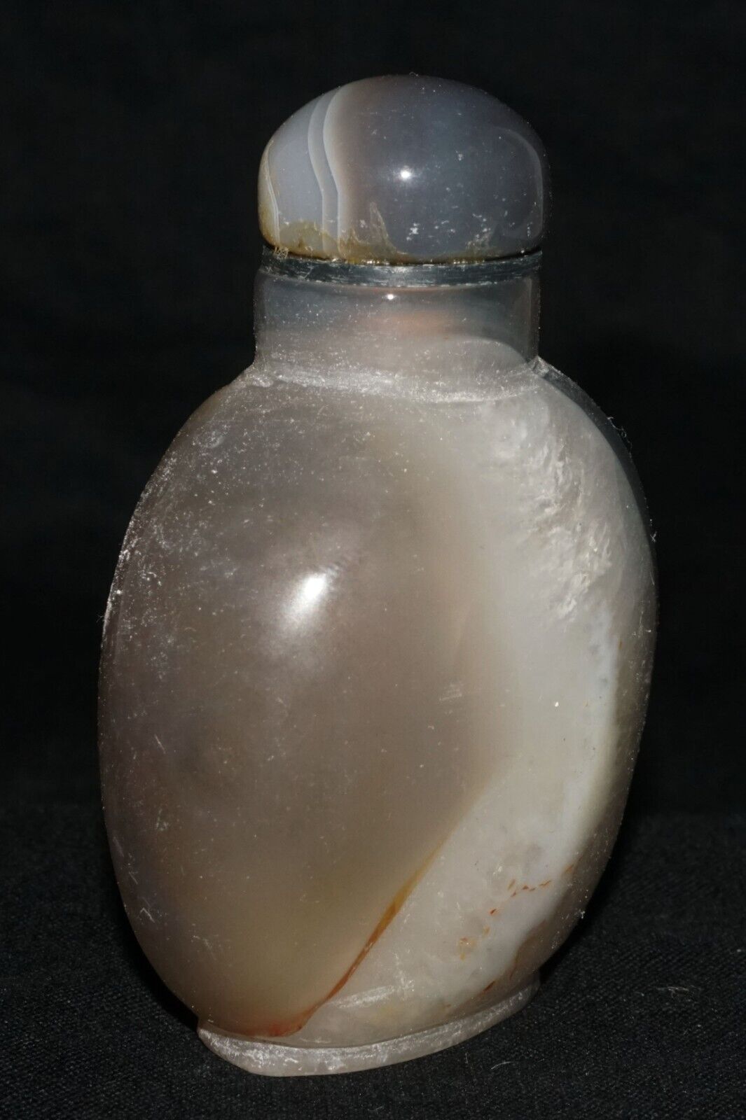 Vintage Chinese Two Tone Banded Agate Carved Snuff Bottle (LeS) G17