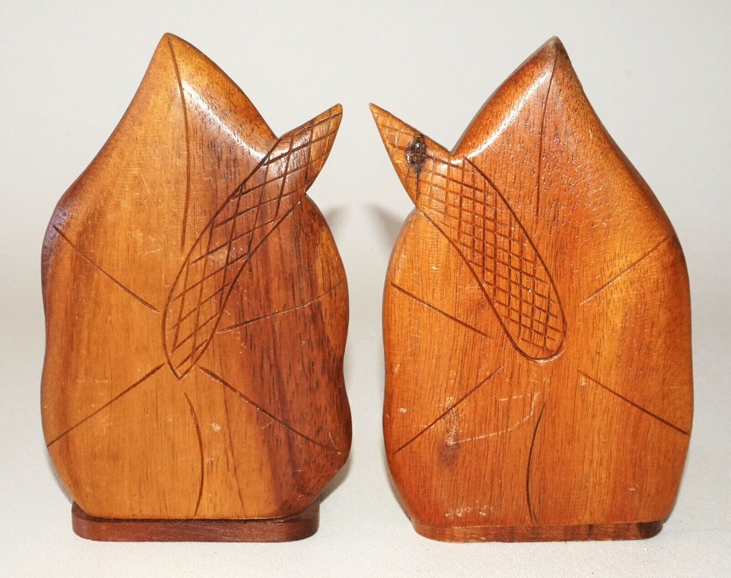 1940s Art Deco Hawaii Koa Wood "Anthurium" Motif Bookends (GoD)