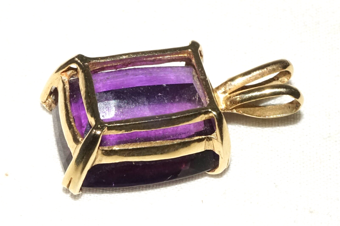Vintage 14k Yellow Pendant set w. 1x Large Amethyst Gemstone (GoB)#18c
