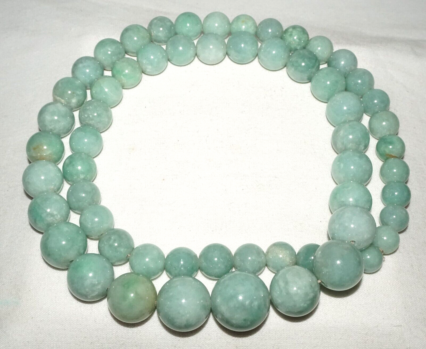 Vintage Chinese Mottled Green Jadeite Jade Graduated Bead Necklace 30" (InS)#L2