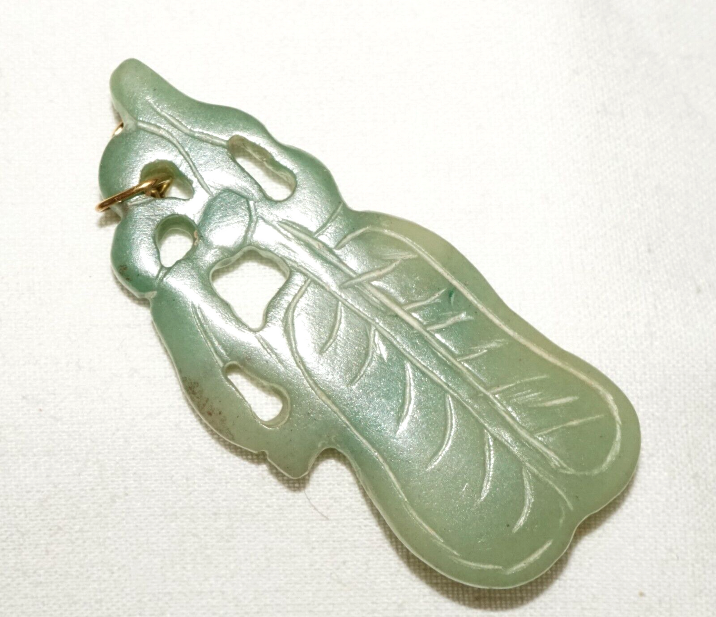 Vintage Chinese Green Jadeite Jade Peach & Leaf Motif Pendant (LeS)L24