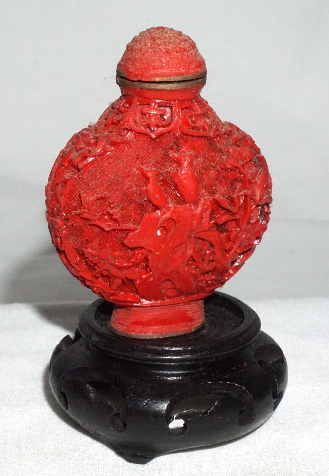 Vtg Chinese Cinnabar Style Snuff Bottle w Floral & Bird Motif Reign (LLA) IC