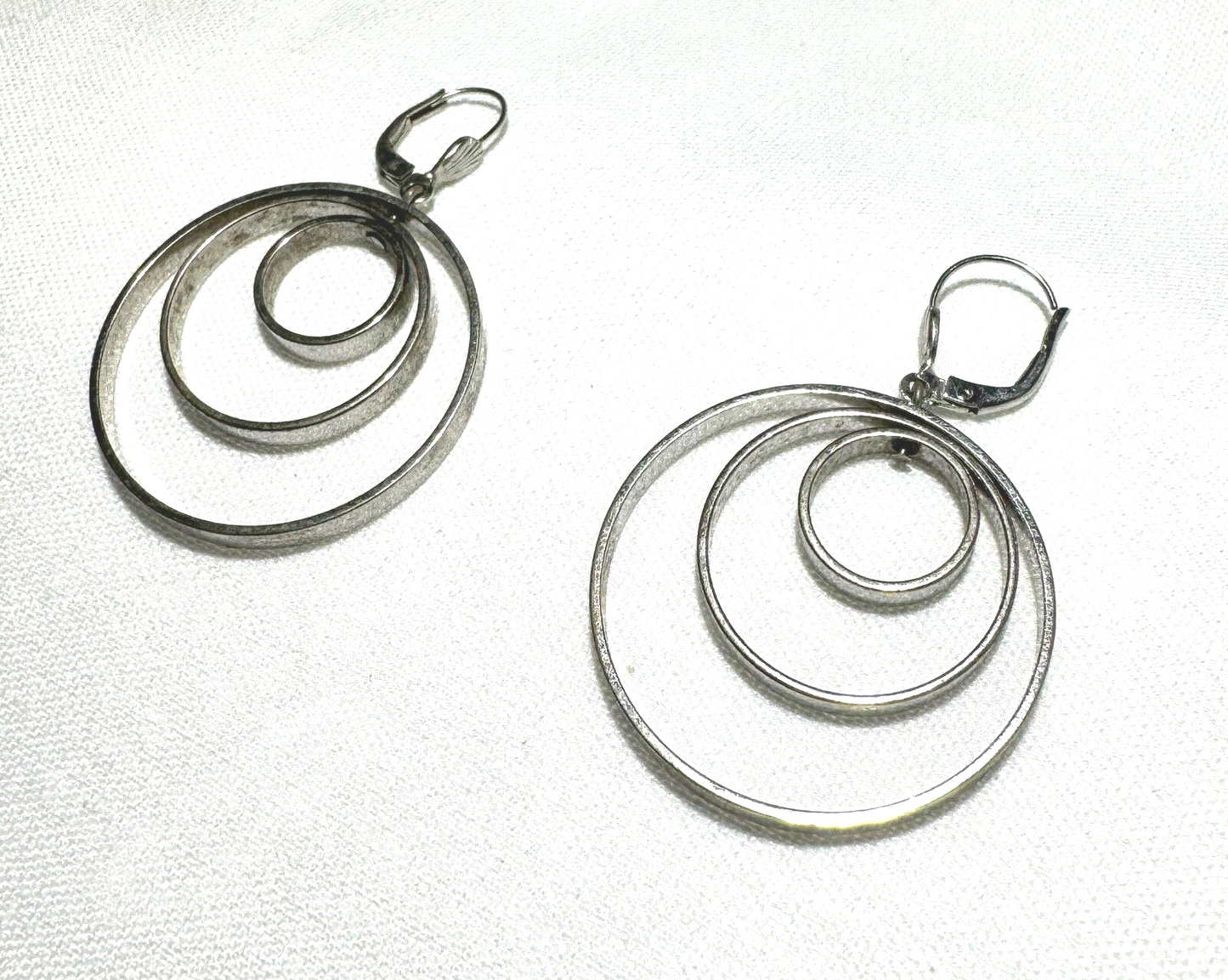 Vintage Modernist Unmarked Silver Graduated Hoop in Hoop Earrings (LoC)18