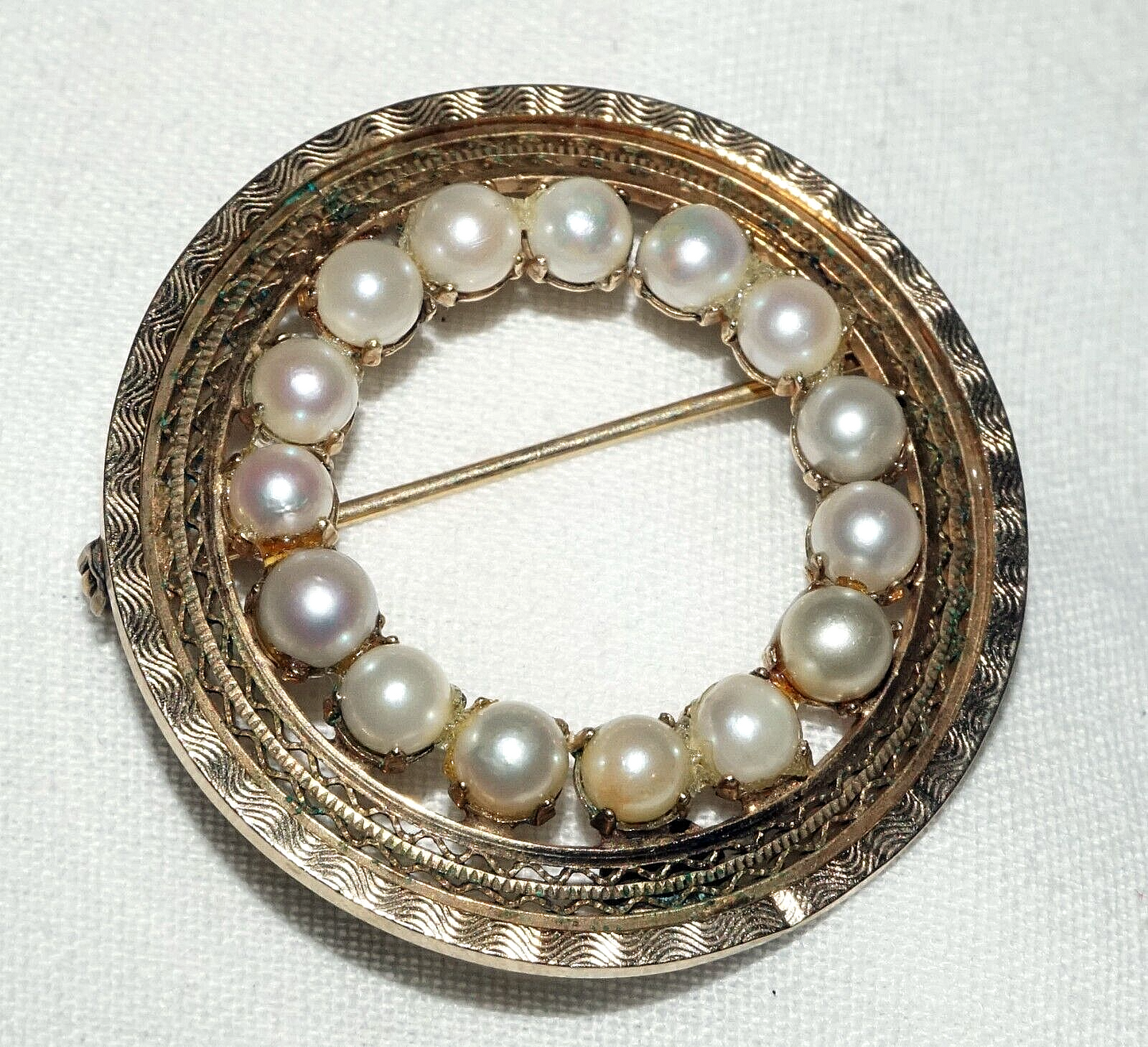 Vintage US 12k Gold Filled Brooch w. 15x Pearl Halo (KoS) L19