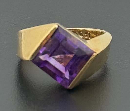 Vintage 14k Y Gold Ring Sz. 6 w Princess Cut Amethyst, Modernist Design (McC)