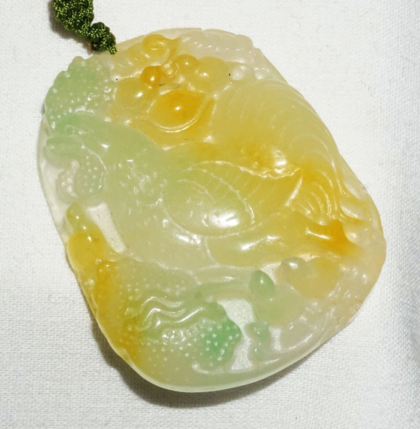 Vintage Chinese Semi Translucent Jadeite Jade Pendant w. Chicken & Chicks (---)