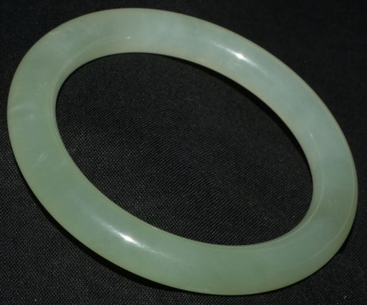 Vintage Chinese Semi Translucent Pale Green Glass Bangle Bracelet (LeS) B63