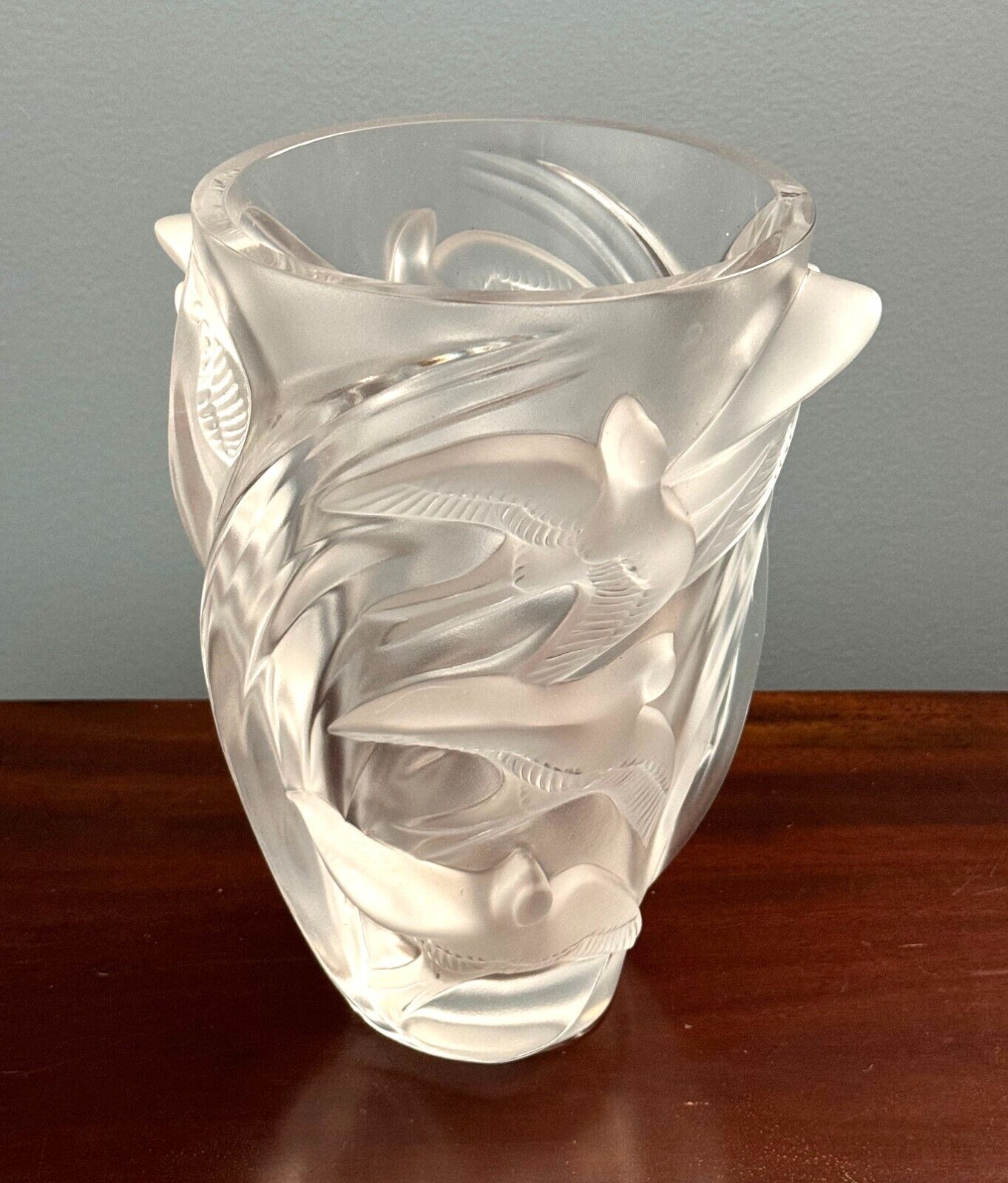 Vintage French Lalique Crystal "MARTINETS" Sparrow Vase (AHB)