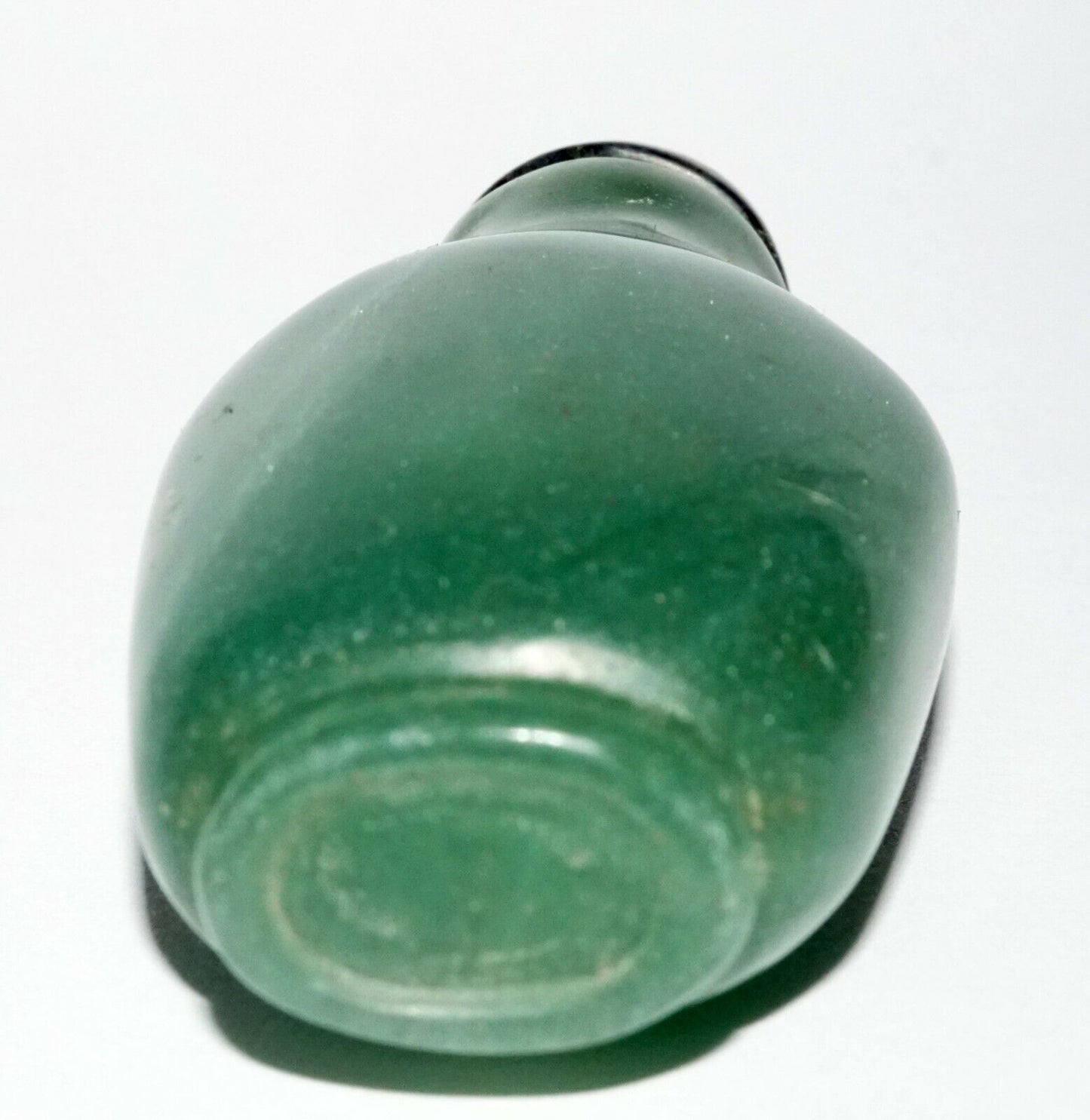 Vintage Chinese Green Aventurine Snuff Bottle w. Green Jade Stopper (LeS) G1