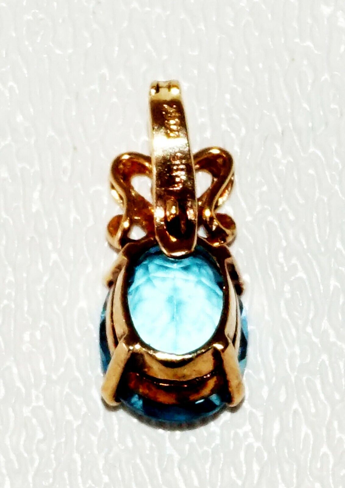 Vintage 14k Yellow Gold Mini Pendant set w. Blue Topaz & 1x Diamond (SaR)#128