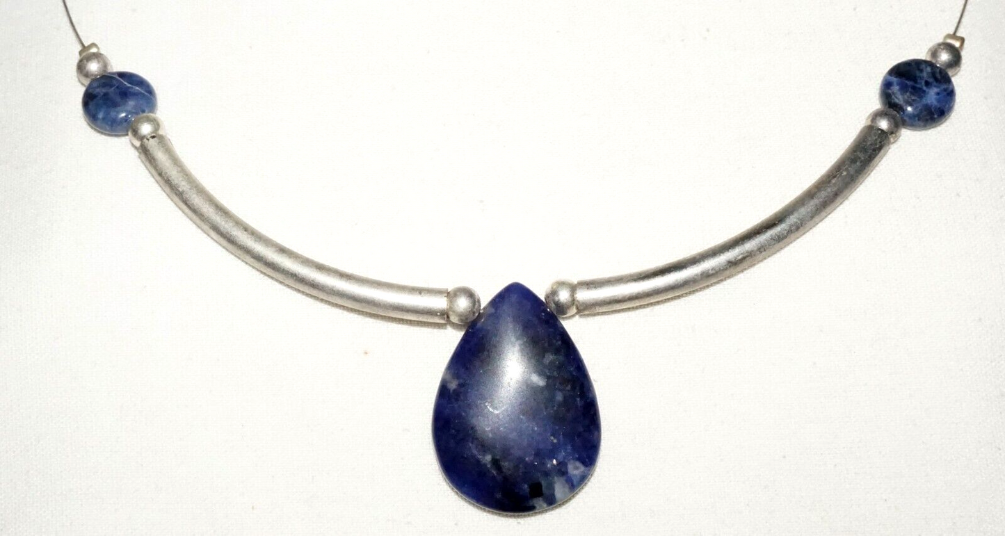 Vintage US Silver Necklace w. 3x Sodalite Bead Accents (KiL)