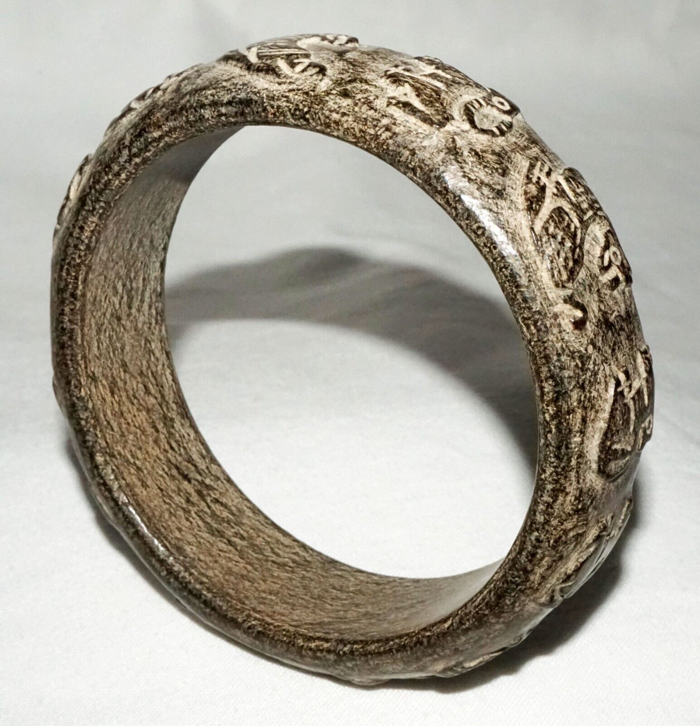 Vtg. Chinese Steatite Archaistic Relief Animal Carved Bangle Bracelet (LeS) B44