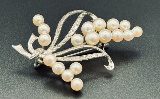 Vintage Sterling Silver Pearl Brooch with 18x Pearl 6mm Accents (KiL)