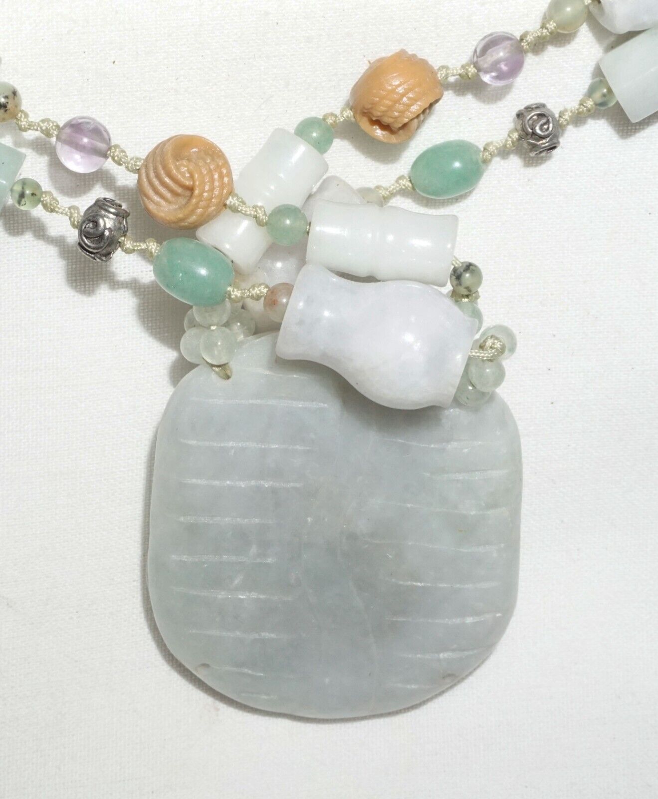 Vintage Chinese Jadeite Jade & Hard-stone Bead Necklace w. Jade Pendant (---)