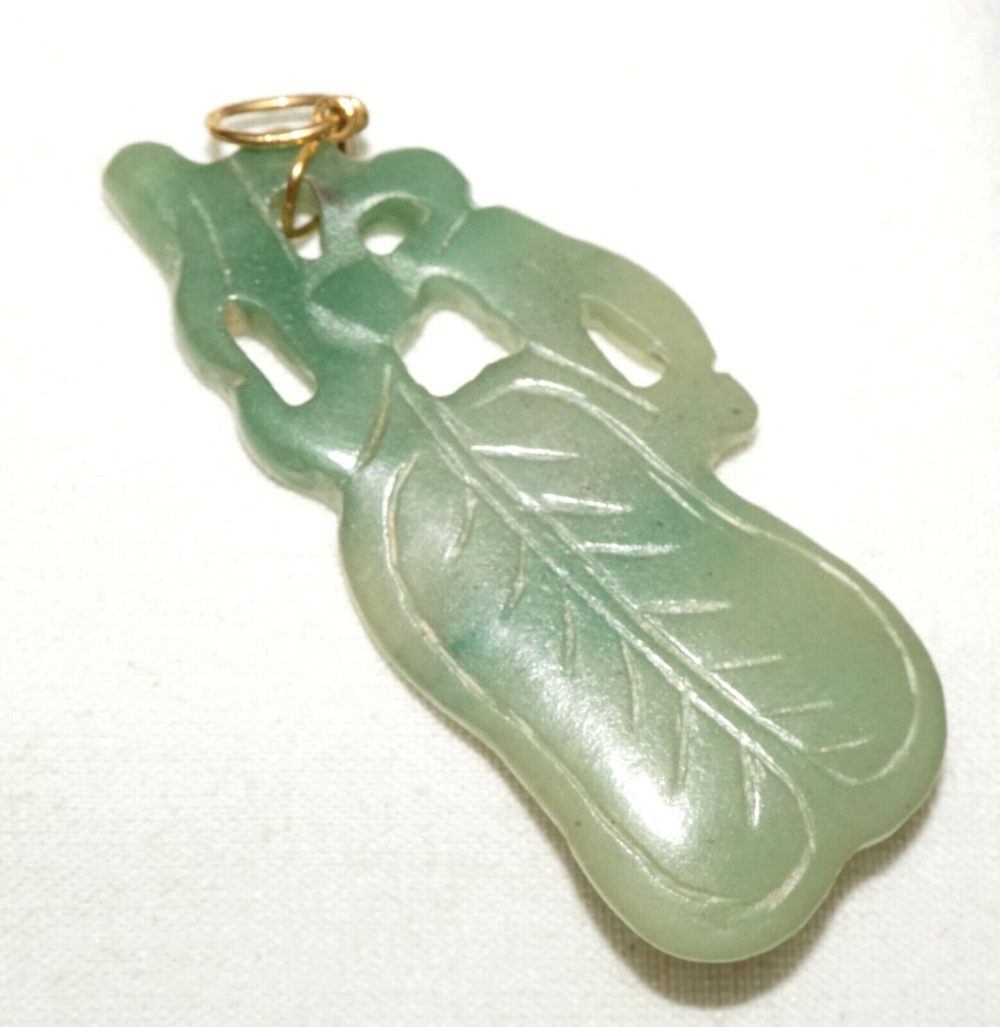 Vintage Chinese Green Jadeite Jade Peach & Leaf Motif Pendant (LeS)L24