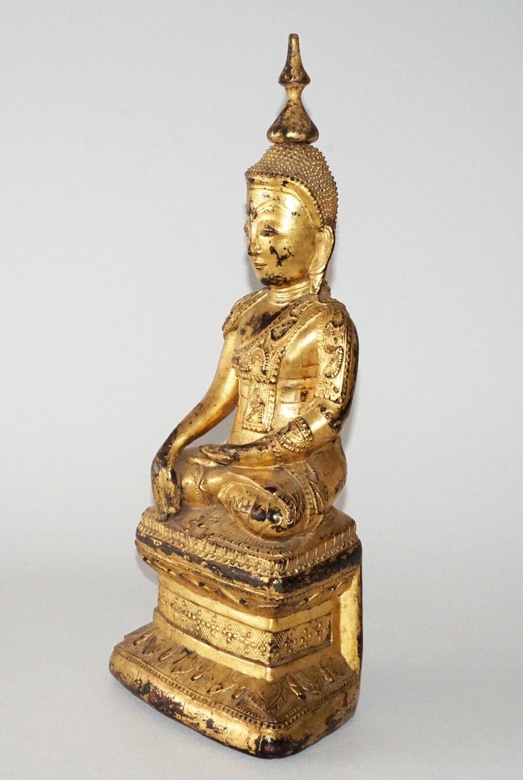 19C Shan State Gilt Lacquer Wooden Nicely Carved Seated Buddha Sculpture (Kas)