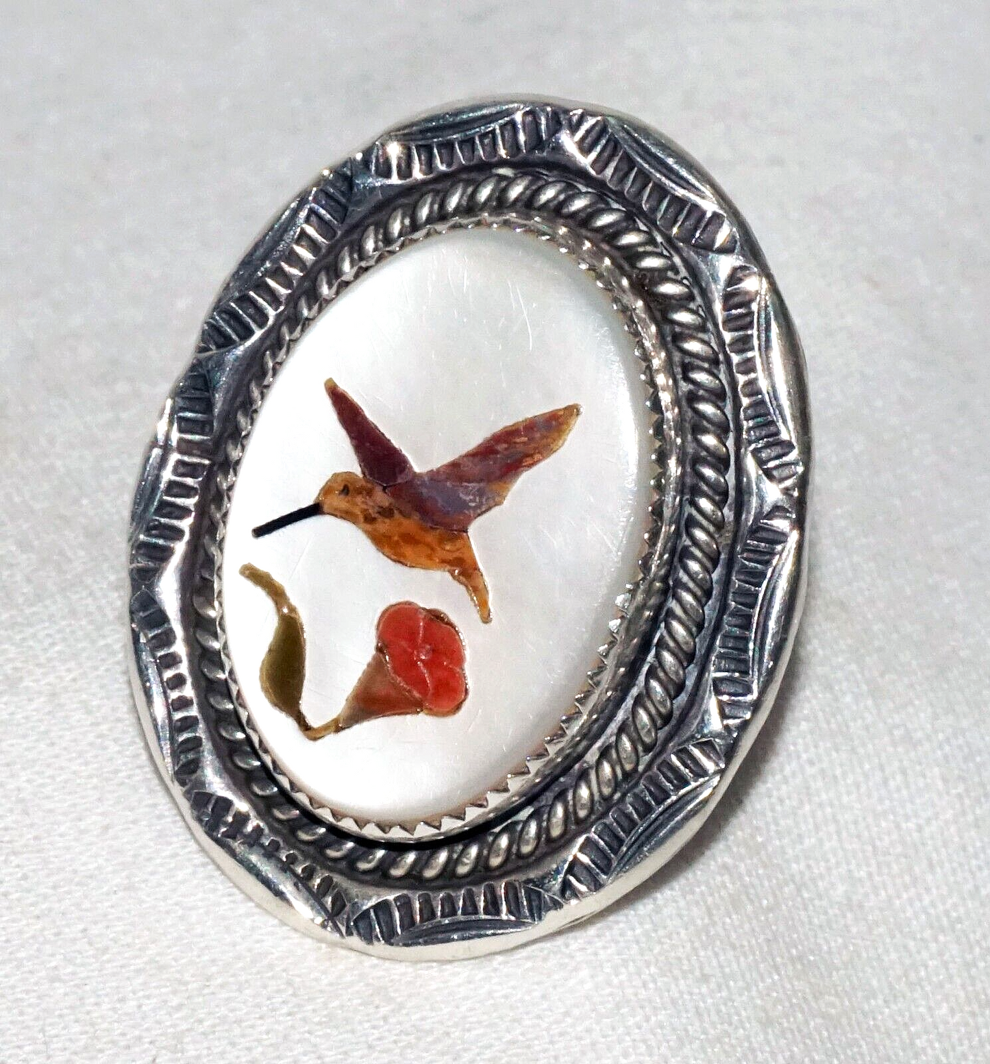 Vintage SW US Silver Ring Sz. 7.75 w MoP & Humming Bird Stone Inlay Motif (BeM)